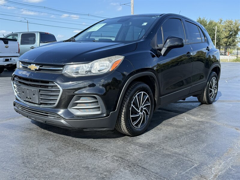 2017 Chevrolet Trax LS   - Photo 1 - Cahokia, IL 62206