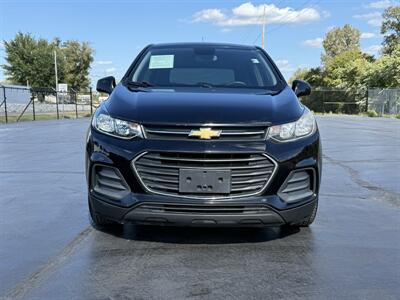 2017 Chevrolet Trax LS - Photo 2 - Cahokia, IL 62206