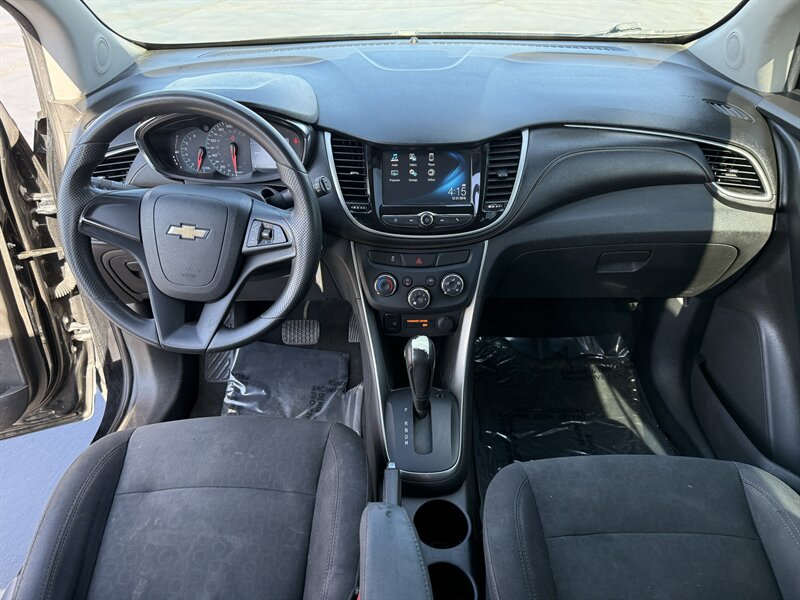 2017 Chevrolet Trax LS - Photo 12 - Cahokia, IL 62206
