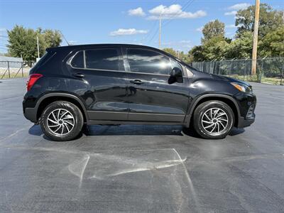 2017 Chevrolet Trax LS - Photo 6 - Cahokia, IL 62206
