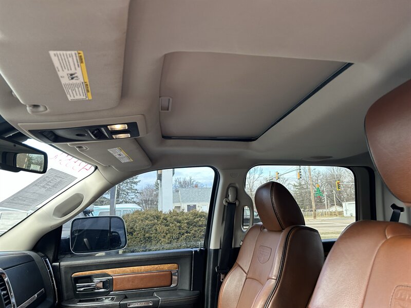 2014 RAM 1500 Laramie Limited - Photo 9 - Fairview Heights, IL 62208