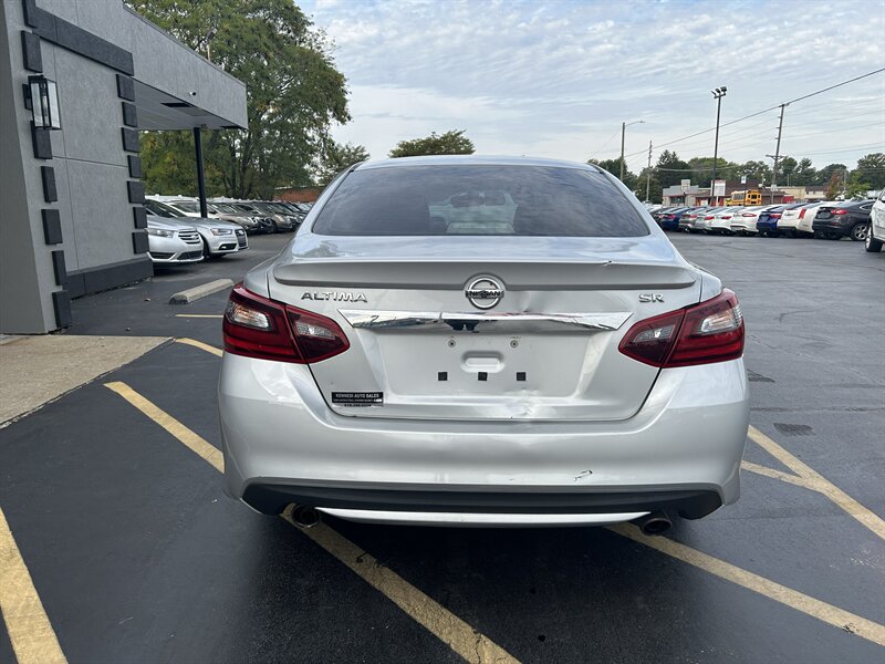 2017 Nissan Altima 2.5 - Photo 7 - Fairview Heights, IL 62208
