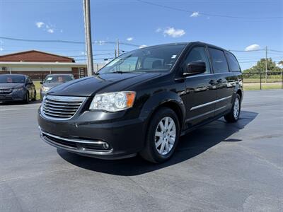 2016 Chrysler Town & Country Touring   - Photo 1 - Cahokia, IL 62206