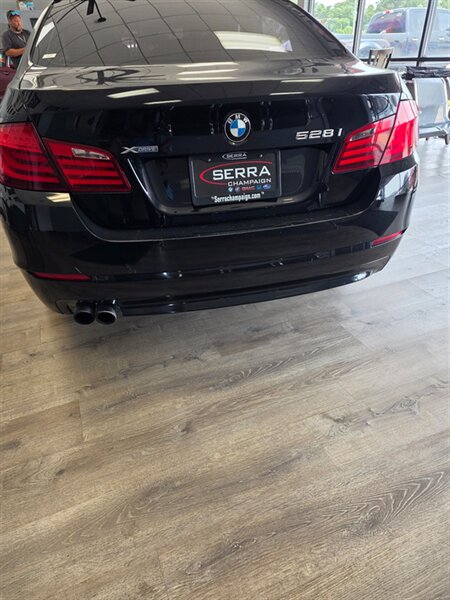 2013 BMW 528i xDrive - Photo 5 - Cahokia, IL 62206