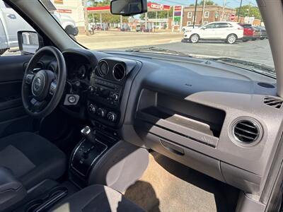 2017 Jeep Patriot Sport - Photo 11 - Millstadt, IL 62260