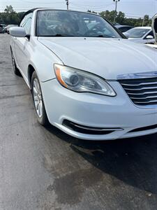 2012 Chrysler 200 Touring - Photo 5 - Cahokia, IL 62206
