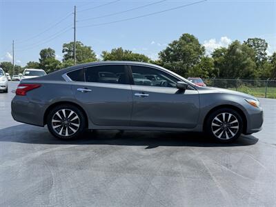 2017 Nissan Altima 2.5   - Photo 5 - Cahokia, IL 62206