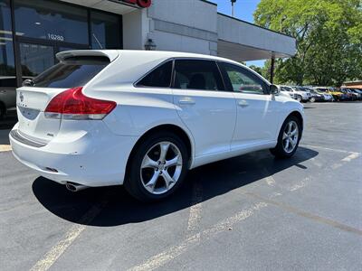 2009 Toyota Venza AWD V6   - Photo 2 - Fairview Heights, IL 62208