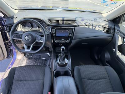 2017 Nissan Rogue SV AWD   - Photo 12 - Cahokia, IL 62206