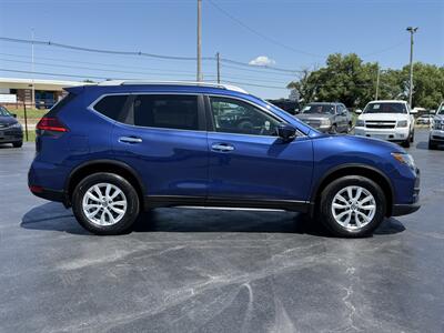 2017 Nissan Rogue SV AWD   - Photo 5 - Cahokia, IL 62206