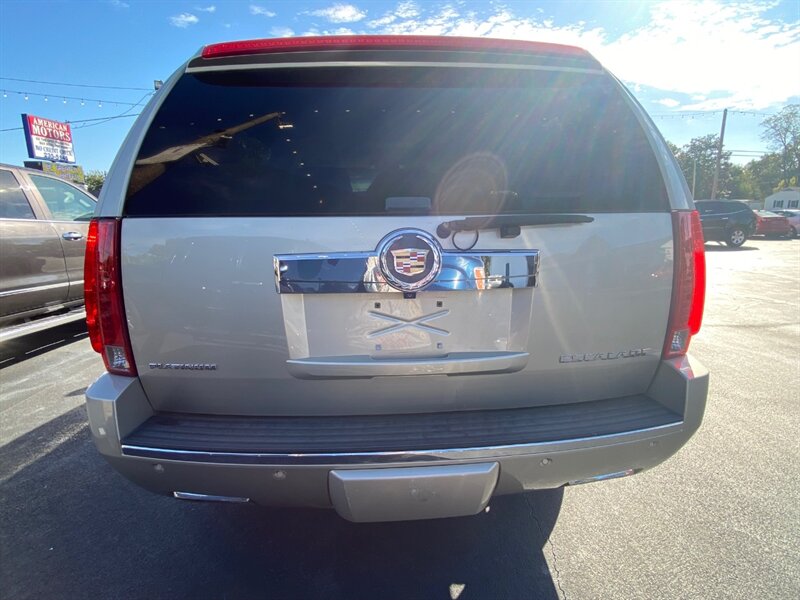 2014 Cadillac Escalade ESV Platinum - Photo 8 - Belleville, IL 62226