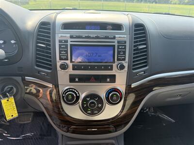 2011 Hyundai SANTA FE GLS   - Photo 11 - Cahokia, IL 62206