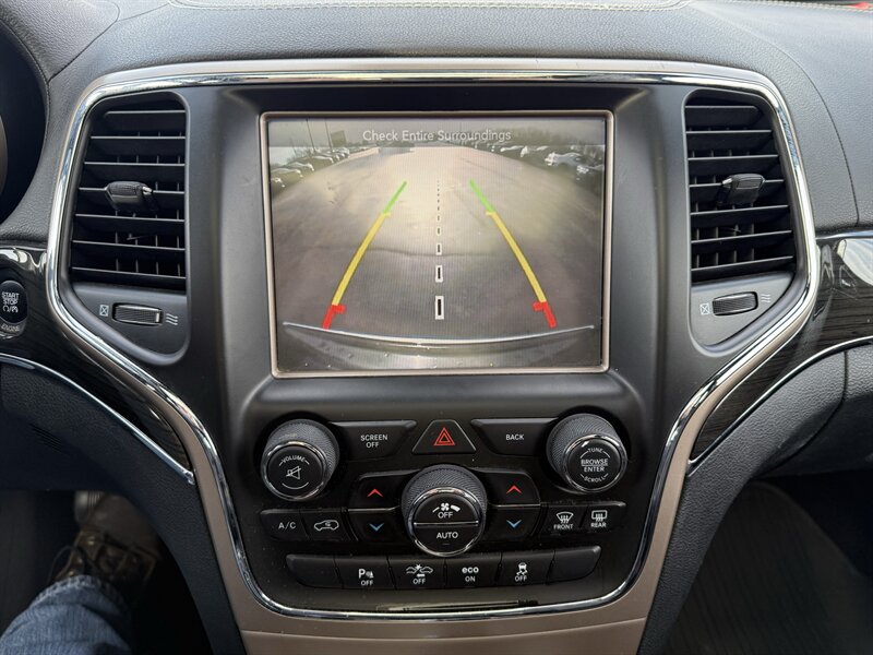 2015 Jeep Grand Cherokee Overland - Photo 16 - Cahokia, IL 62206