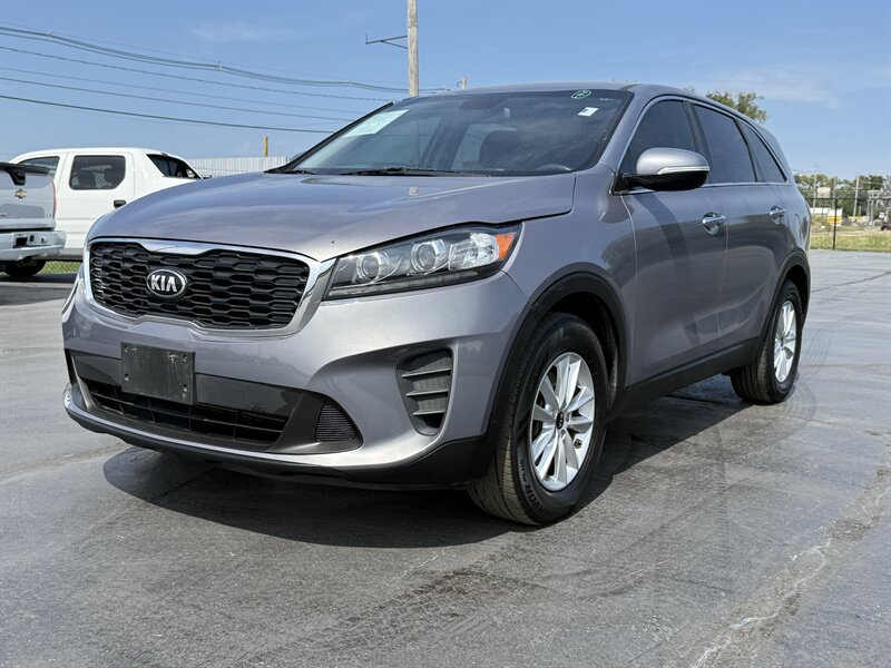 2020 Kia Sorento LX   - Photo 1 - Cahokia, IL 62206