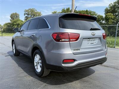 2020 Kia Sorento LX   - Photo 6 - Cahokia, IL 62206