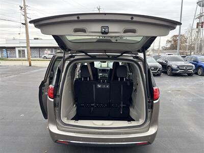 2018 Chrysler Pacifica Touring L - Photo 22 - Millstadt, IL 62260