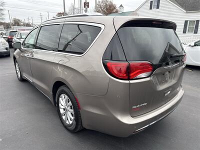 2018 Chrysler Pacifica Touring L   - Photo 4 - Millstadt, IL 62260