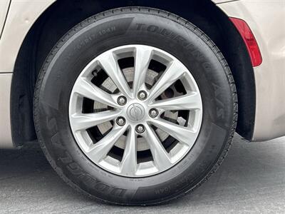 2018 Chrysler Pacifica Touring L - Photo 28 - Millstadt, IL 62260