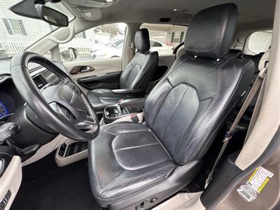 2018 Chrysler Pacifica Touring L   - Photo 15 - Millstadt, IL 62260