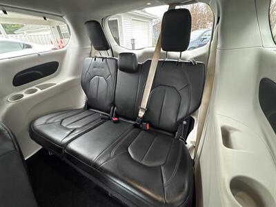 2018 Chrysler Pacifica Touring L - Photo 17 - Millstadt, IL 62260