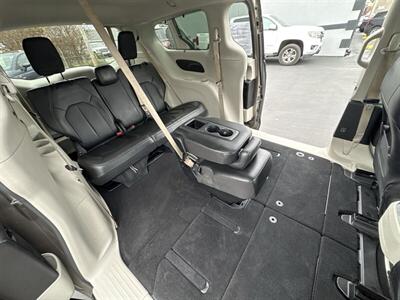 2018 Chrysler Pacifica Touring L - Photo 21 - Millstadt, IL 62260