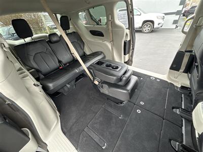 2018 Chrysler Pacifica Touring L   - Photo 21 - Millstadt, IL 62260