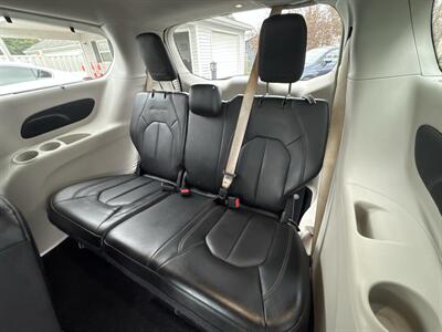 2018 Chrysler Pacifica Touring L   - Photo 17 - Millstadt, IL 62260