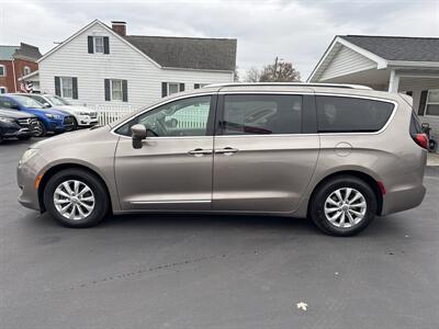 2018 Chrysler Pacifica Touring L   - Photo 5 - Millstadt, IL 62260