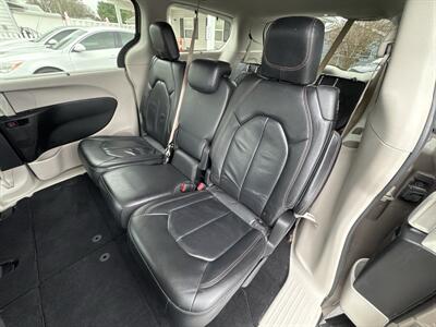 2018 Chrysler Pacifica Touring L   - Photo 16 - Millstadt, IL 62260