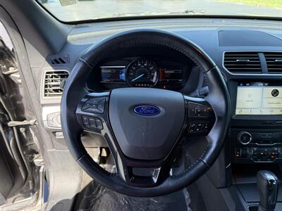 2017 Ford Explorer XLT - Photo 15 - Cahokia, IL 62206