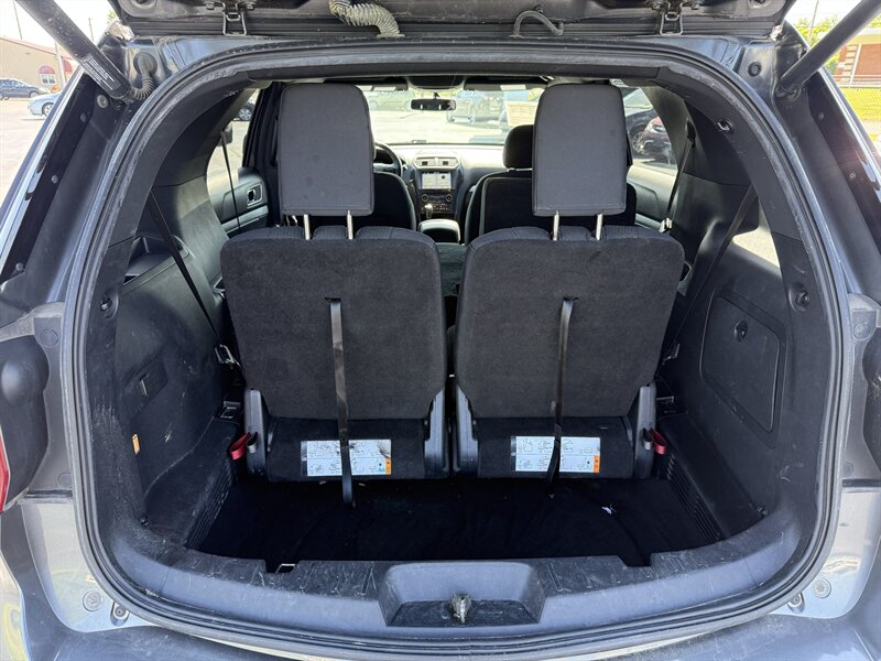 2017 Ford Explorer XLT - Photo 6 - Cahokia, IL 62206