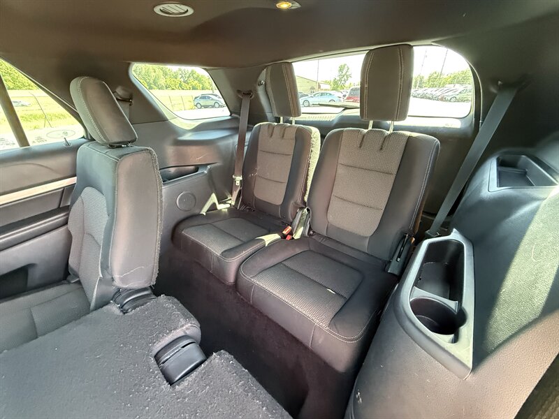 2017 Ford Explorer XLT - Photo 11 - Cahokia, IL 62206