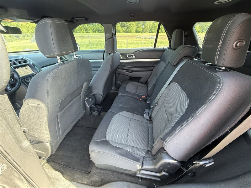 2017 Ford Explorer XLT - Photo 12 - Cahokia, IL 62206