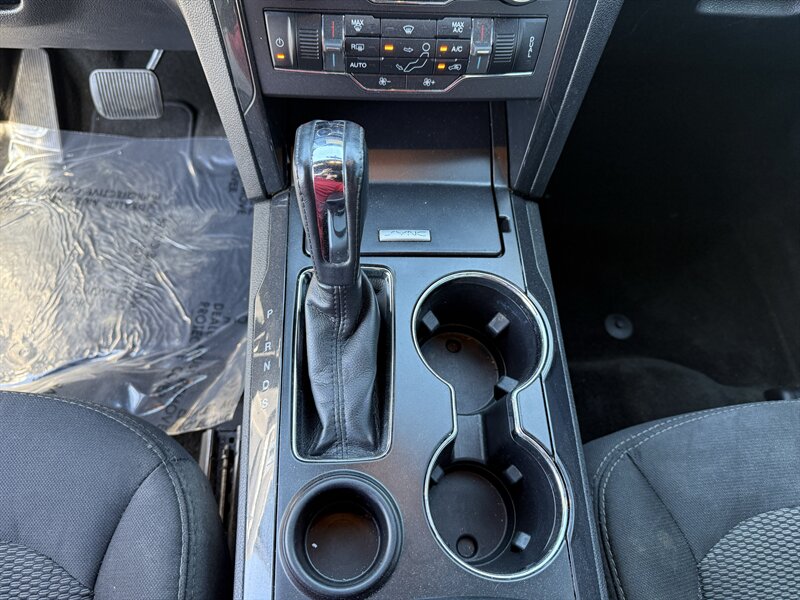 2017 Ford Explorer XLT - Photo 17 - Cahokia, IL 62206