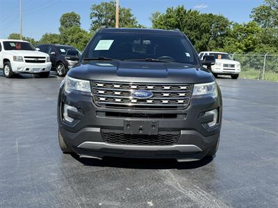 2017 Ford Explorer XLT - Photo 3 - Cahokia, IL 62206