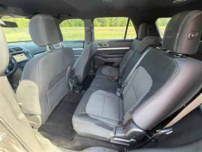 2017 Ford Explorer XLT - Photo 13 - Cahokia, IL 62206