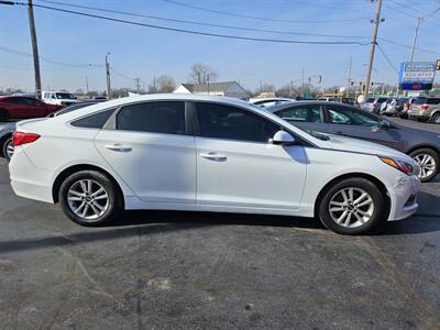 2015 Hyundai SONATA SE   - Photo 2 - Belleville, IL 62223