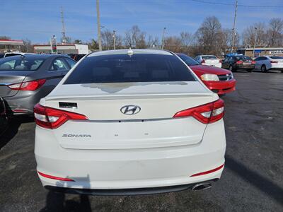 2015 Hyundai SONATA SE   - Photo 5 - Belleville, IL 62223