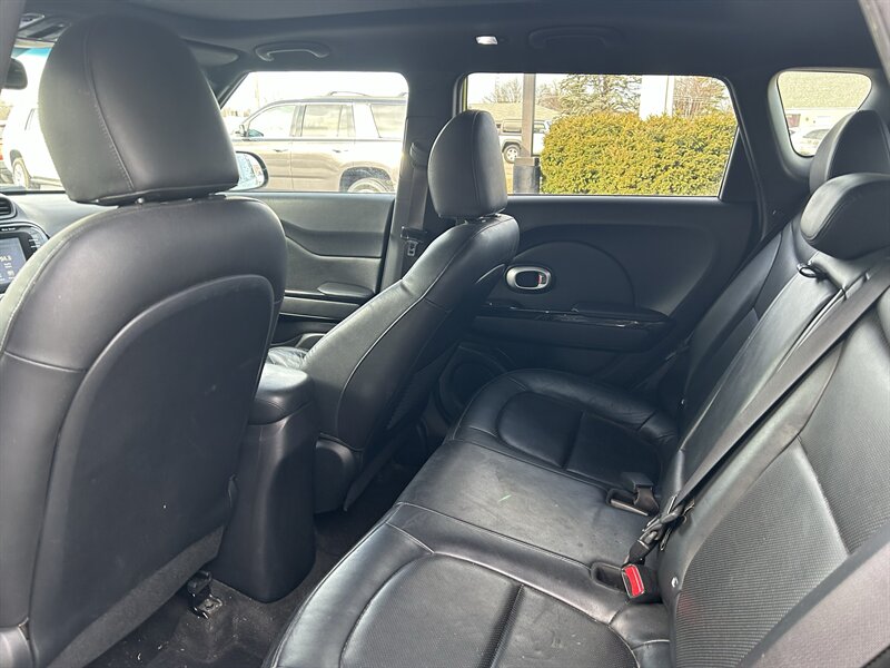 2015 Kia Soul ! - Photo 10 - Fairview Heights, IL 62208