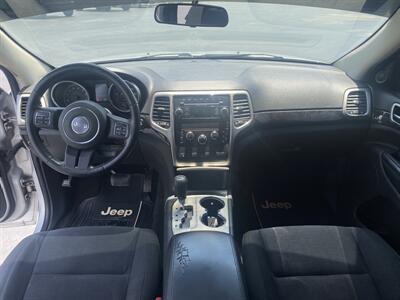 2012 Jeep Grand Cherokee Laredo   - Photo 11 - Cahokia, IL 62206