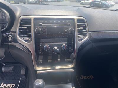 2012 Jeep Grand Cherokee Laredo   - Photo 14 - Cahokia, IL 62206