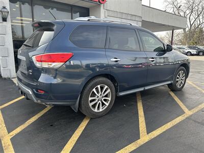 2013 Nissan Pathfinder S   - Photo 4 - Fairview Heights, IL 62208