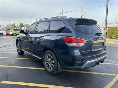 2013 Nissan Pathfinder S   - Photo 5 - Fairview Heights, IL 62208