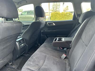 2013 Nissan Pathfinder S   - Photo 9 - Fairview Heights, IL 62208