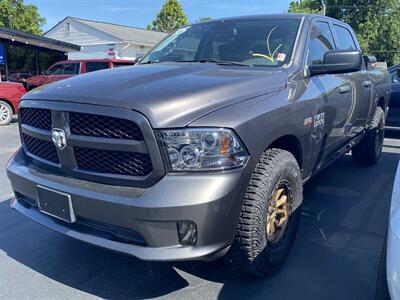 2015 RAM 1500 Express   - Photo 2 - Belleville, IL 62226