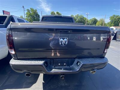 2015 RAM 1500 Express   - Photo 6 - Belleville, IL 62226