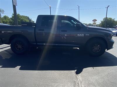 2015 RAM 1500 Express   - Photo 3 - Belleville, IL 62226
