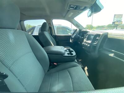 2015 RAM 1500 Express   - Photo 5 - Belleville, IL 62226