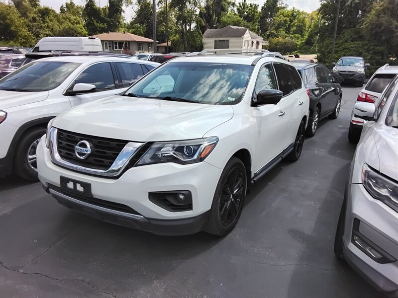 2017 Nissan Pathfinder S   - Photo 1 - Cahokia, IL 62206
