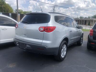 2010 Chevrolet Traverse LS   - Photo 6 - Belleville, IL 62226